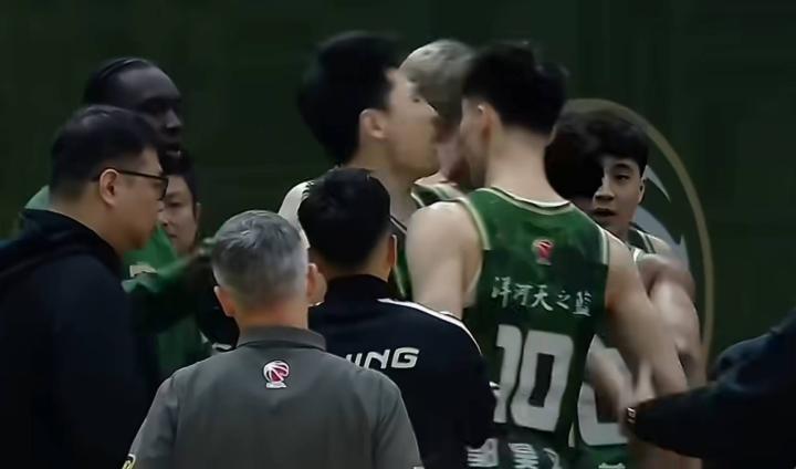 开场失误引发争执,郭昊文赵柏清暂停对喷;同曦主帅果断弃用,两人全程DNP。 体育新闻 开场失误引发争执,郭昊文赵柏清暂停对喷;同曦主帅果断弃用,两人全程DNP。 体育新闻 开场失误引发争执,郭昊文赵柏清暂停对喷;同曦主帅果断弃用,两人全程DNP。 体育新闻