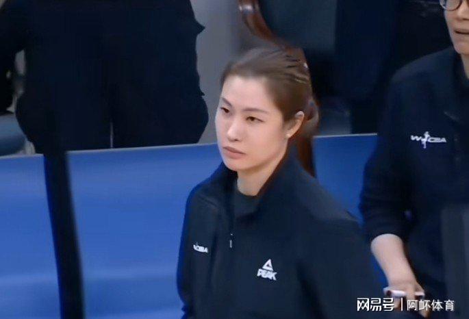 四川女篮82-81险胜江苏:战术博弈下的细节决定与数据复盘 体育新闻