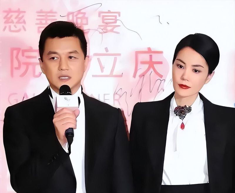 超越人设:解析王菲十五年低调哲学背后的博弈论 娱乐新闻