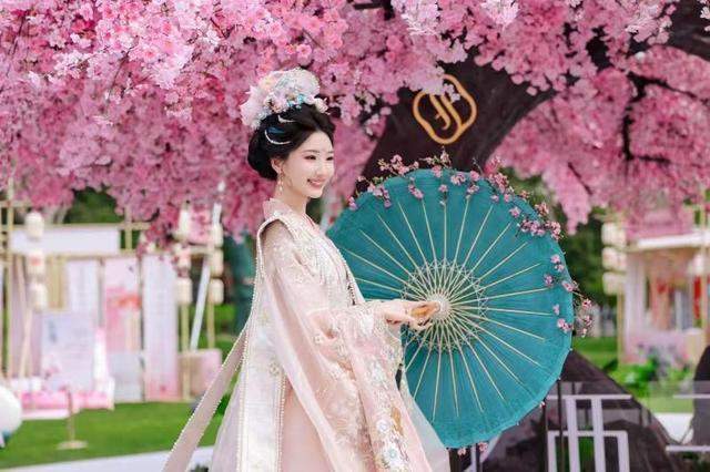 花西子深耕花朝节:东方美学IP的文旅融合方法论 企业服务