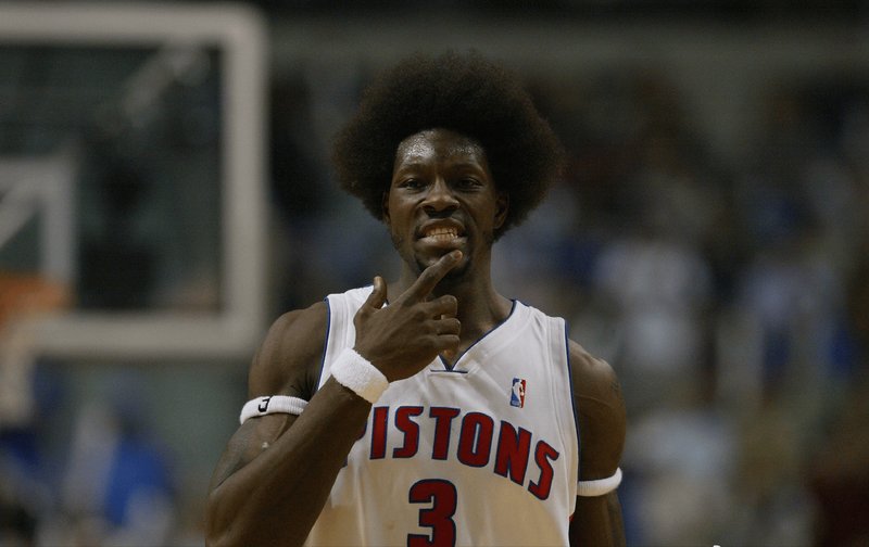禁区铁闸:NBA历史防守中锋的技术代际革命与战术价值 体育新闻 禁区铁闸:NBA历史防守中锋的技术代际革命与战术价值 体育新闻